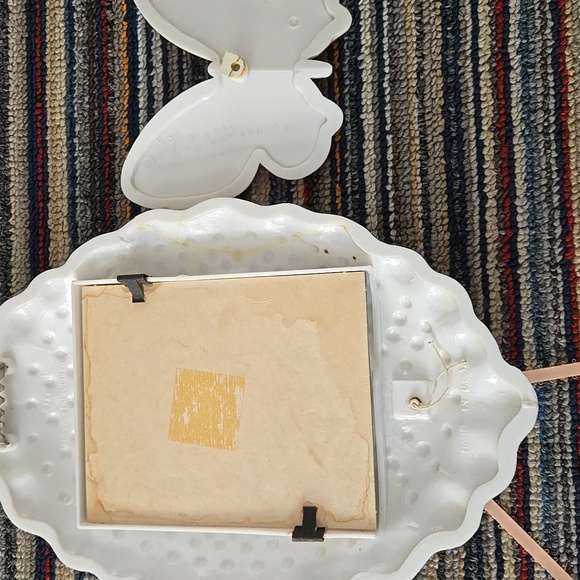 Vintage Wall Decor White Hobnail SET 5 Matching Burwood Baskets Mirror Butterfly - Picture 16 of 17